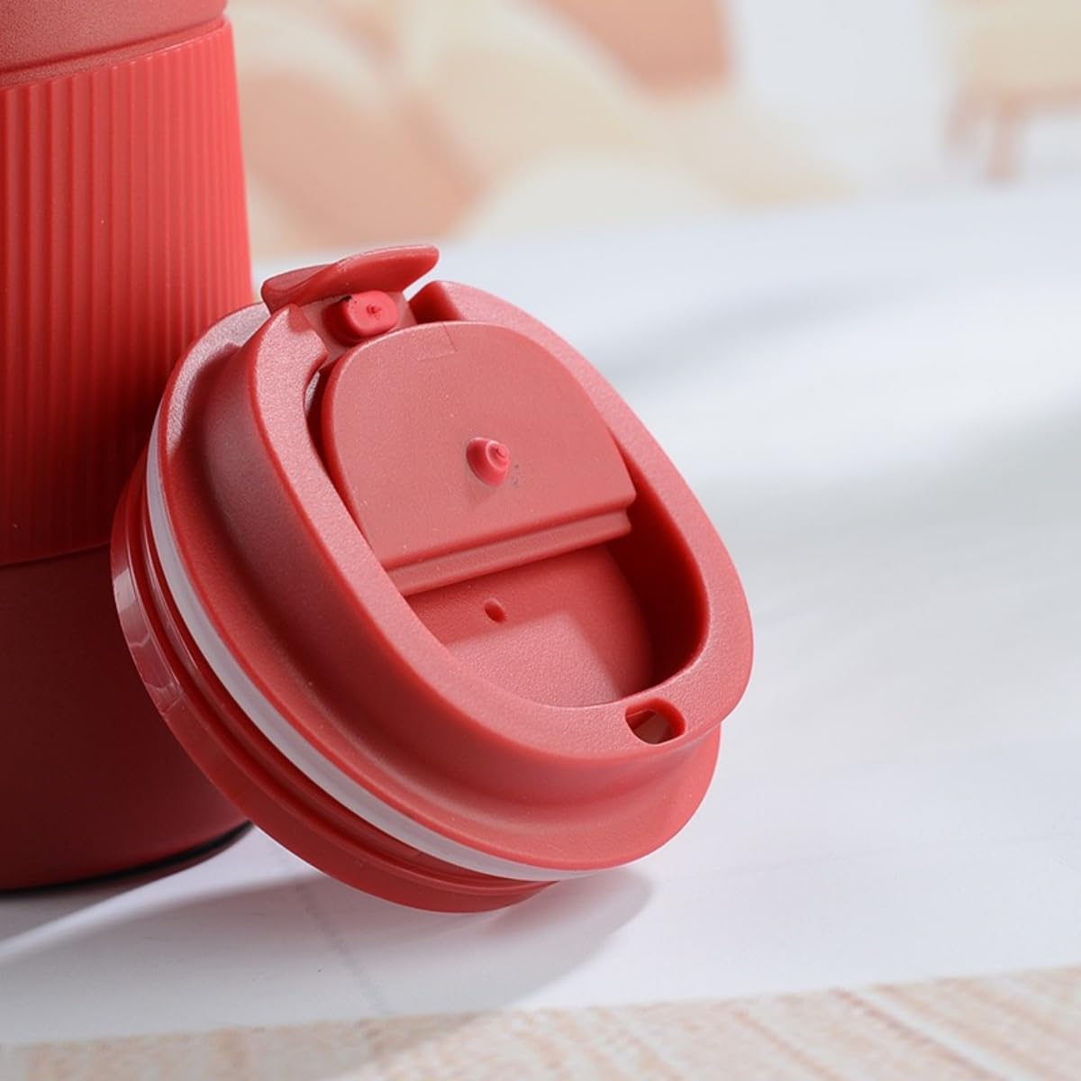 Stainless Steel Insulated Travel Coffee Mug Flip up Tumbler, Double wall Leak Proof Vacuum Cup Keep Drink Cold and Hot (Red, 17 Ounces) U212914