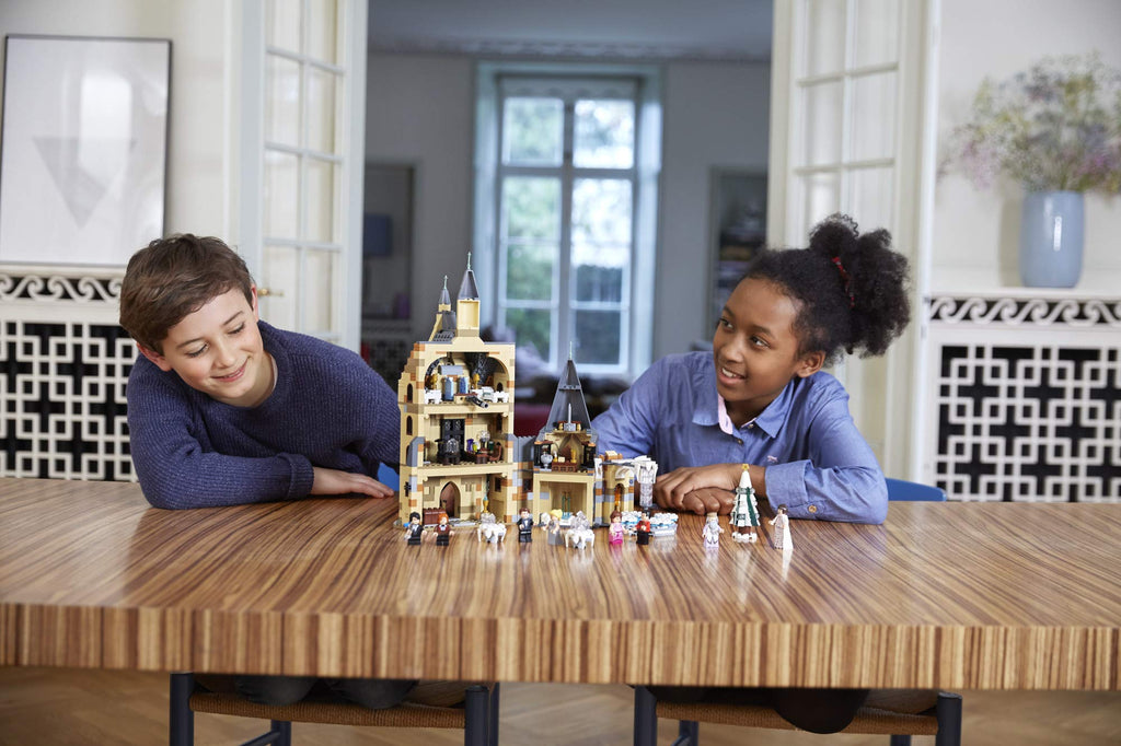 Building Set with Minifigures 922 Pieces V53313